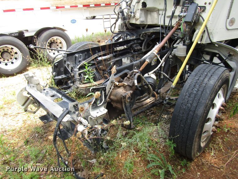 image for item DG1372 2014 Peterbilt 386 semi truck