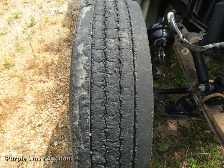 image for item DG1372 2014 Peterbilt 386 semi truck