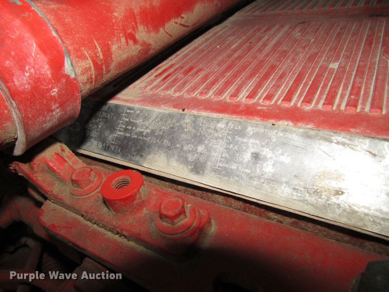 image for item DG1372 2014 Peterbilt 386 semi truck