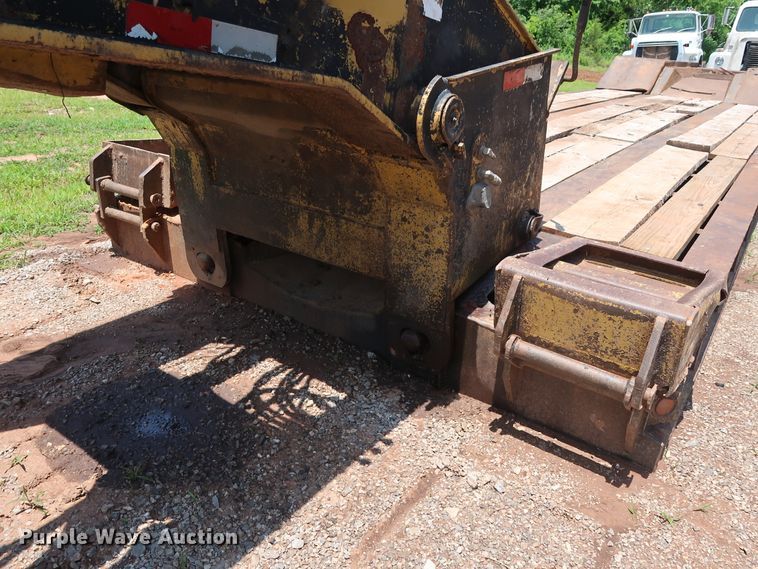 image for item DG4035 1999 Eager Beaver 50GSL/3 equipment trailer