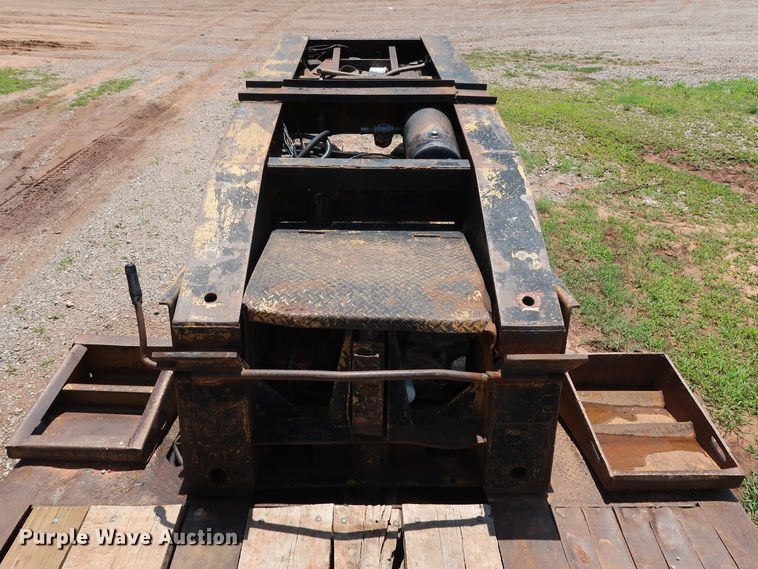 image for item DG4035 1999 Eager Beaver 50GSL/3 equipment trailer