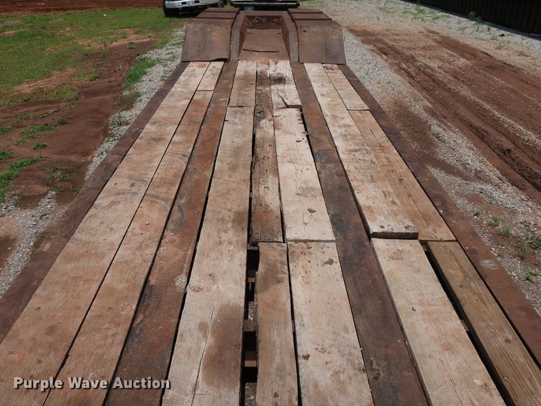 image for item DG4035 1999 Eager Beaver 50GSL/3 equipment trailer