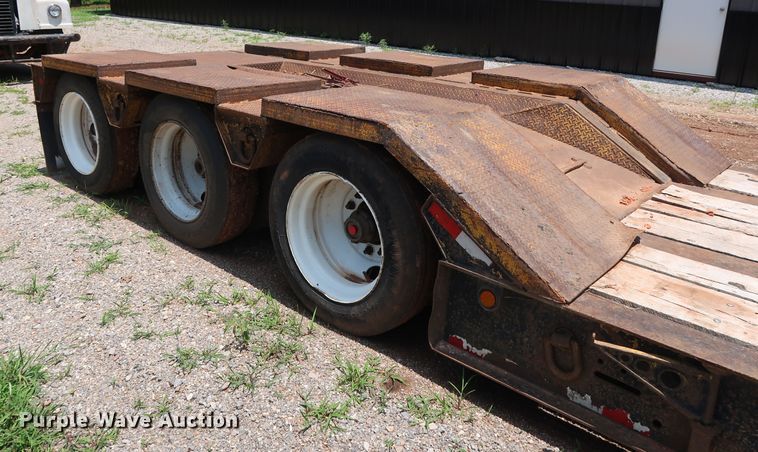 image for item DG4035 1999 Eager Beaver 50GSL/3 equipment trailer