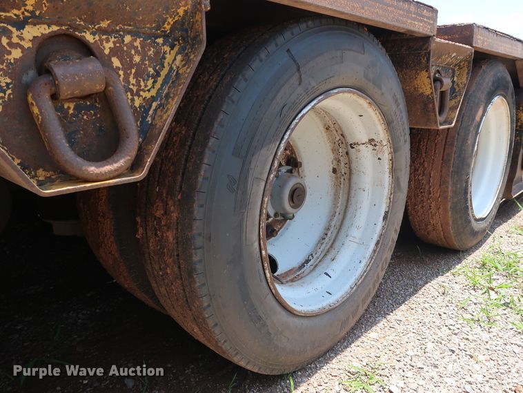 image for item DG4035 1999 Eager Beaver 50GSL/3 equipment trailer