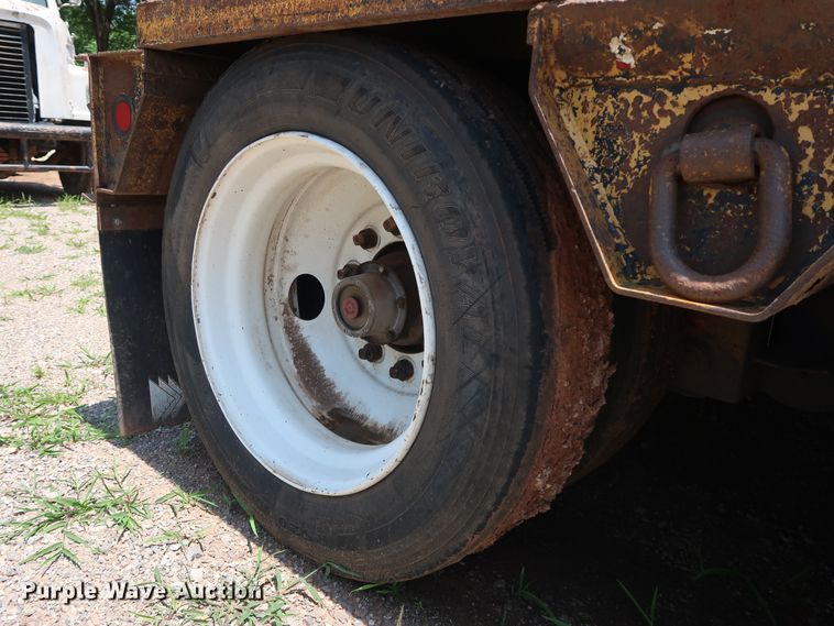 image for item DG4035 1999 Eager Beaver 50GSL/3 equipment trailer