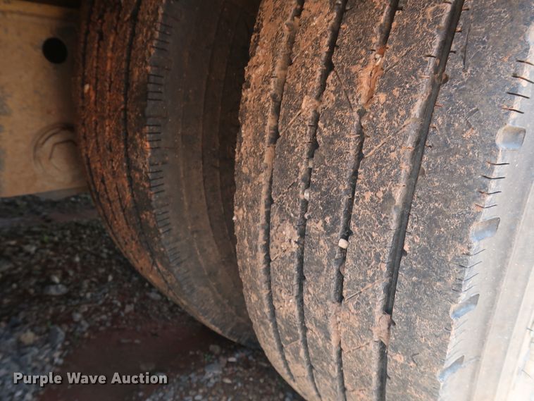 image for item DG4035 1999 Eager Beaver 50GSL/3 equipment trailer