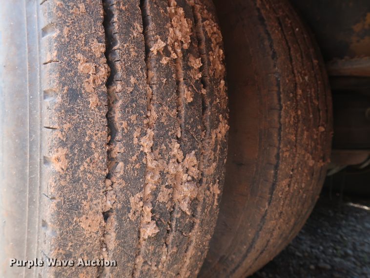 image for item DG4035 1999 Eager Beaver 50GSL/3 equipment trailer