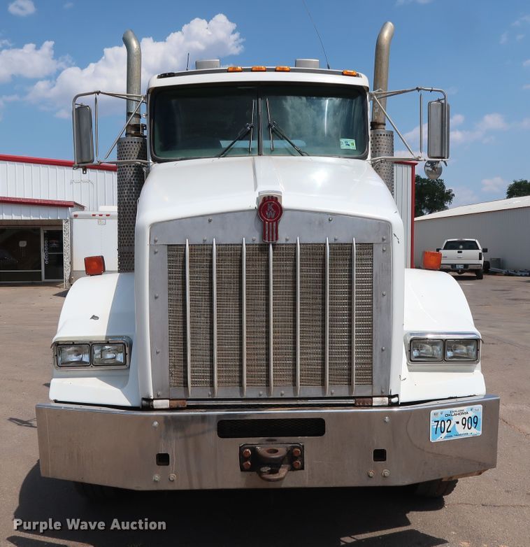 image for item DG4096 2007 Kenworth T800 semi truck