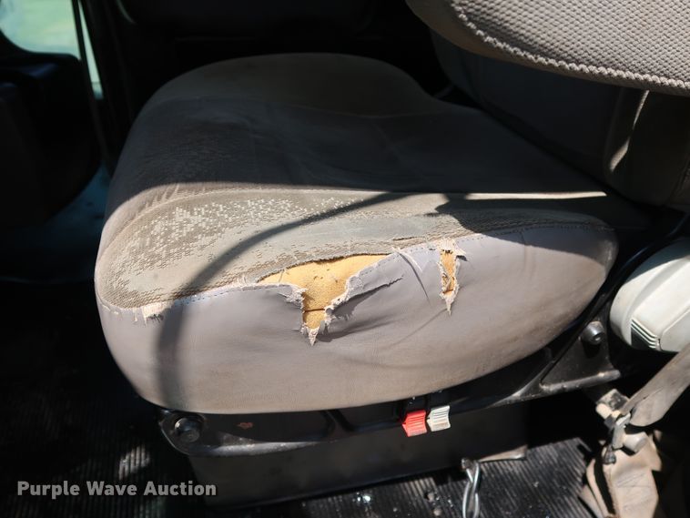 image for item DG4096 2007 Kenworth T800 semi truck