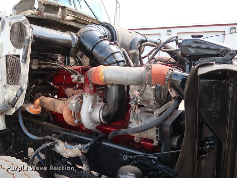 image for item DG4096 2007 Kenworth T800 semi truck