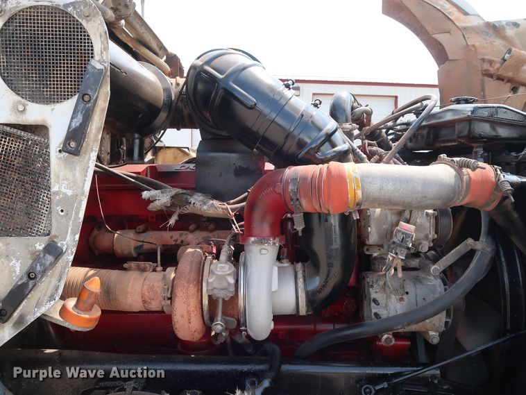 image for item DG4096 2007 Kenworth T800 semi truck