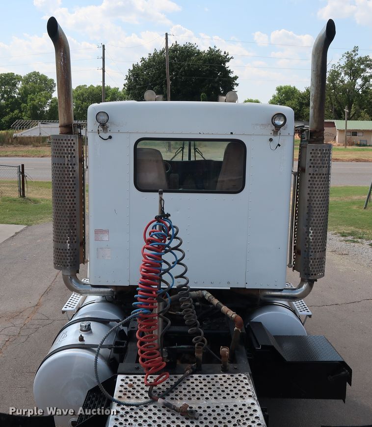 image for item DG4096 2007 Kenworth T800 semi truck