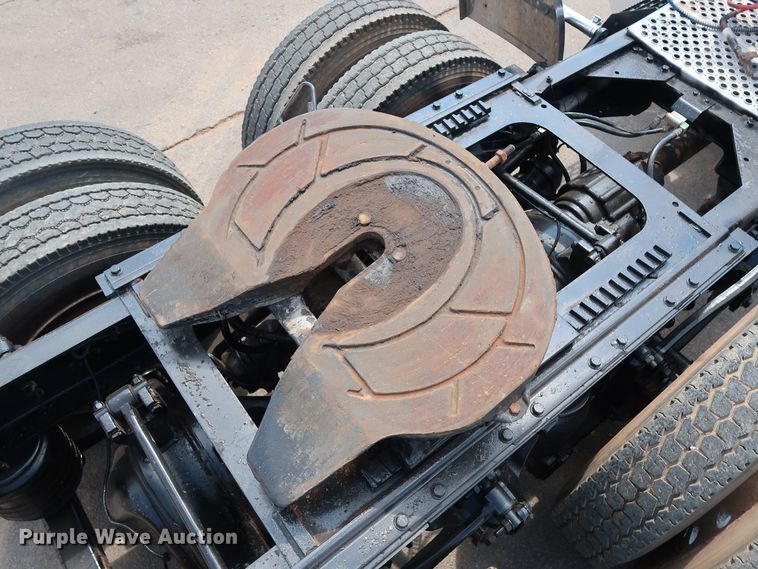 image for item DG4096 2007 Kenworth T800 semi truck