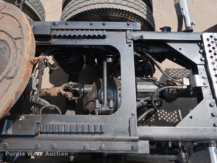 image for item DG4096 2007 Kenworth T800 semi truck