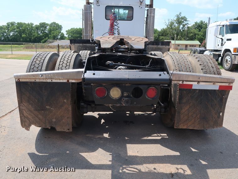 image for item DG4096 2007 Kenworth T800 semi truck