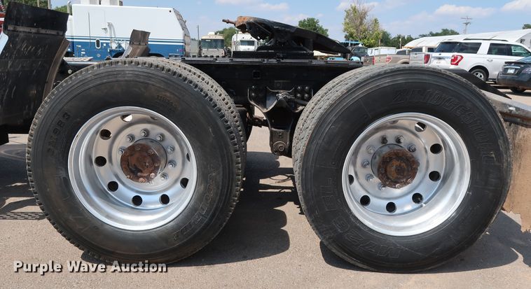 image for item DG4096 2007 Kenworth T800 semi truck