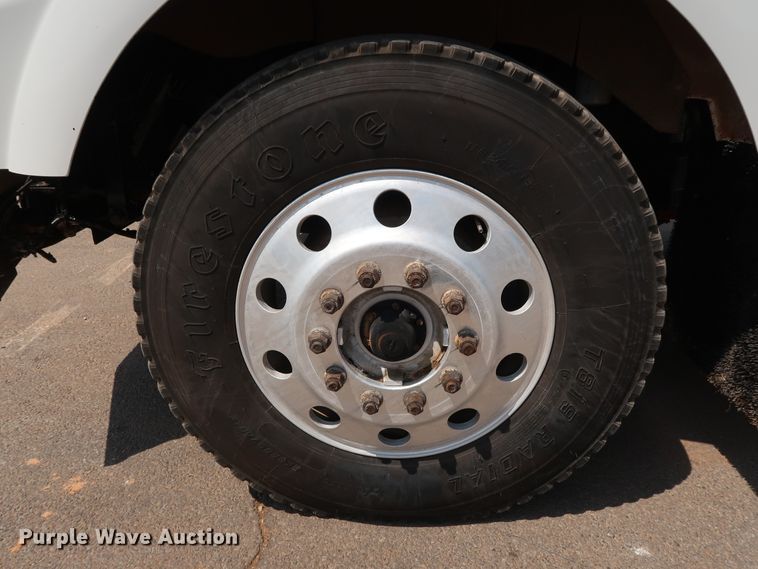 image for item DG4096 2007 Kenworth T800 semi truck