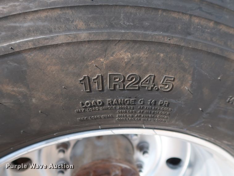 image for item DG4096 2007 Kenworth T800 semi truck