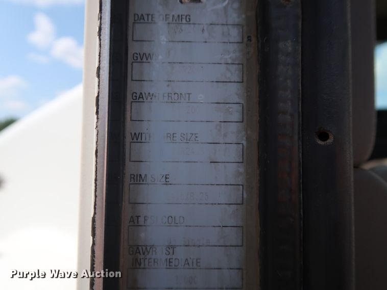 image for item DG4096 2007 Kenworth T800 semi truck