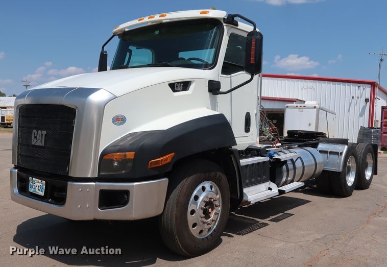 image for item DG4097 2015 Caterpillar CT660S semi truck