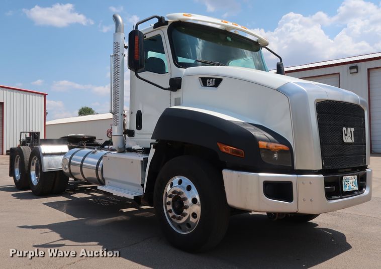 image for item DG4097 2015 Caterpillar CT660S semi truck