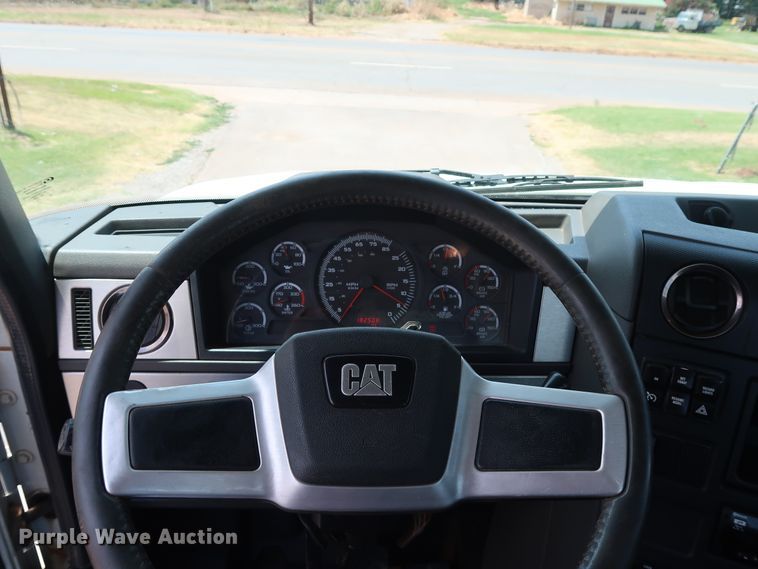 image for item DG4097 2015 Caterpillar CT660S semi truck