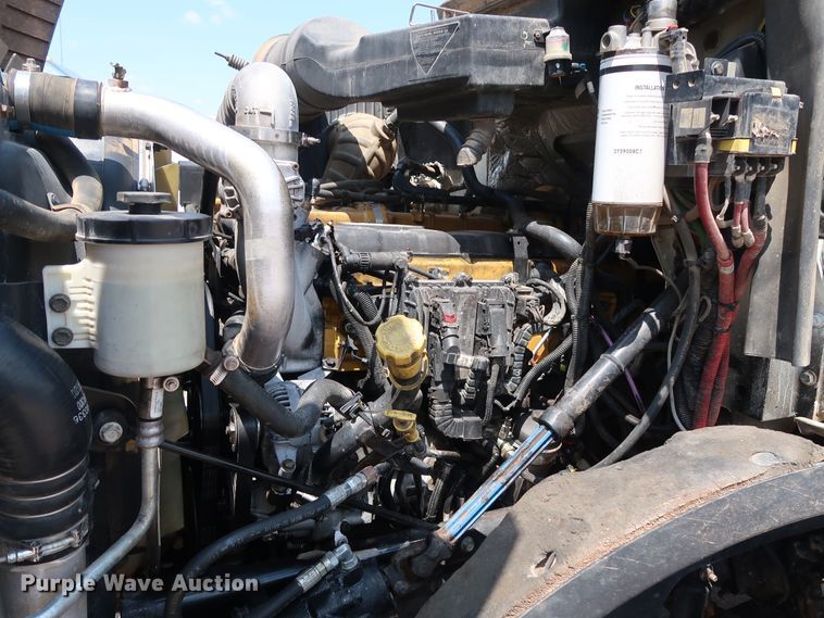 image for item DG4097 2015 Caterpillar CT660S semi truck