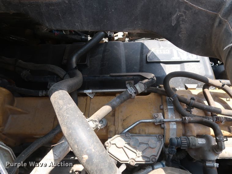 image for item DG4097 2015 Caterpillar CT660S semi truck