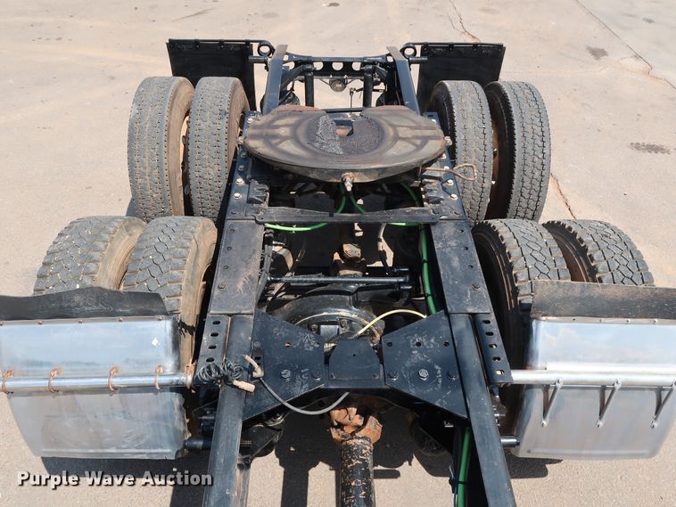 image for item DG4097 2015 Caterpillar CT660S semi truck