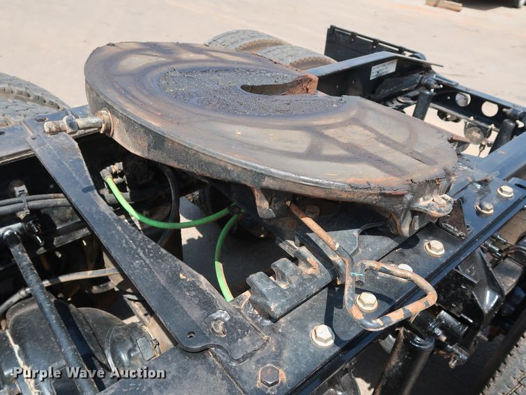 image for item DG4097 2015 Caterpillar CT660S semi truck