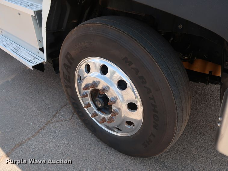 image for item DG4097 2015 Caterpillar CT660S semi truck