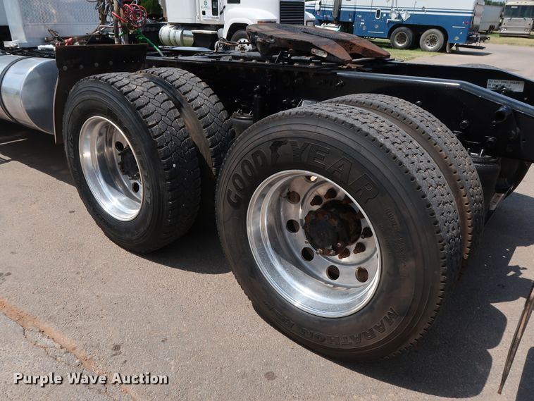 image for item DG4097 2015 Caterpillar CT660S semi truck