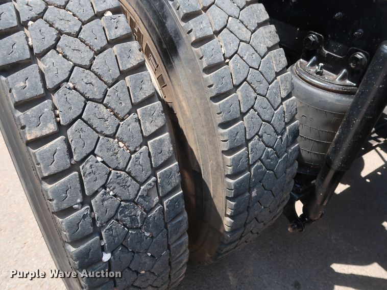 image for item DG4097 2015 Caterpillar CT660S semi truck