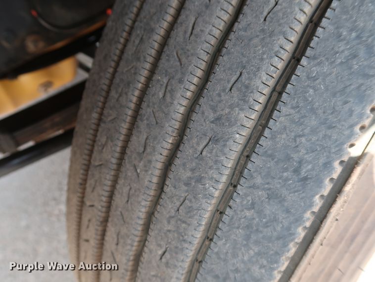 image for item DG4097 2015 Caterpillar CT660S semi truck