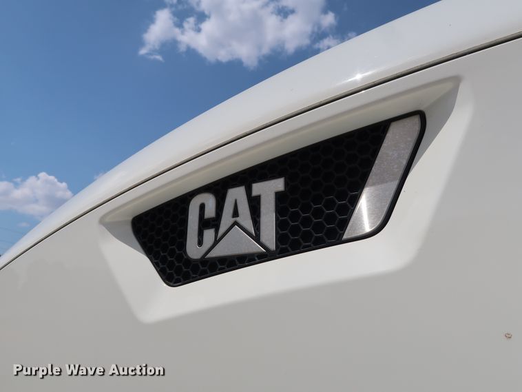 image for item DG4097 2015 Caterpillar CT660S semi truck