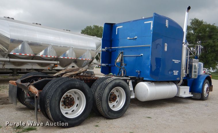 image for item DG4846 1998 Peterbilt 379 semi truck