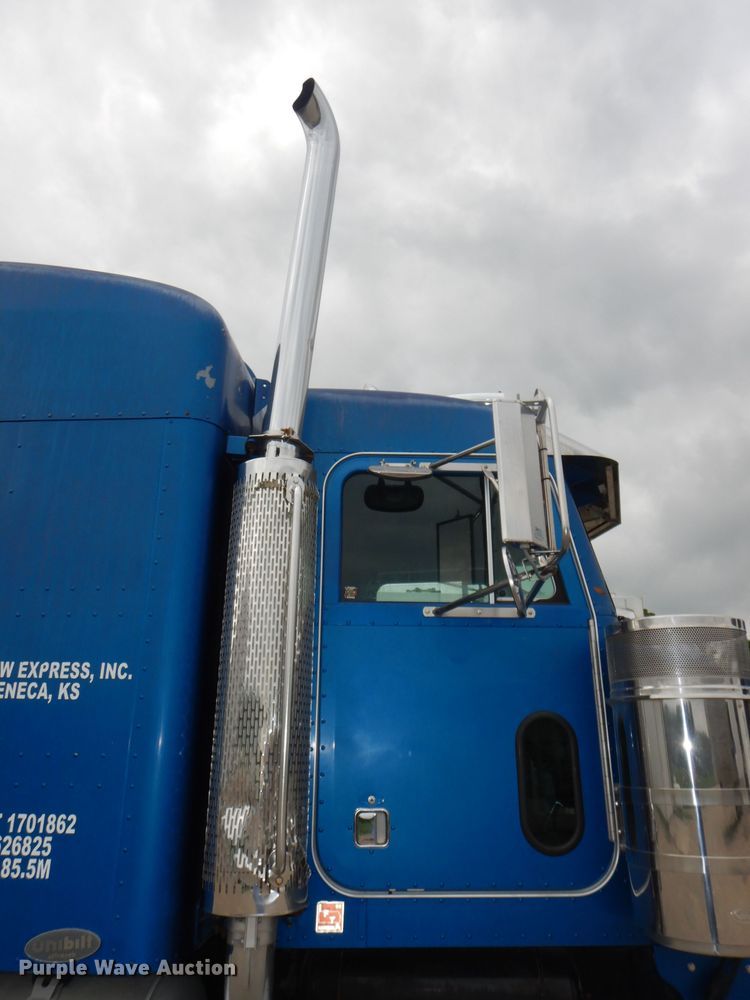 image for item DG4846 1998 Peterbilt 379 semi truck