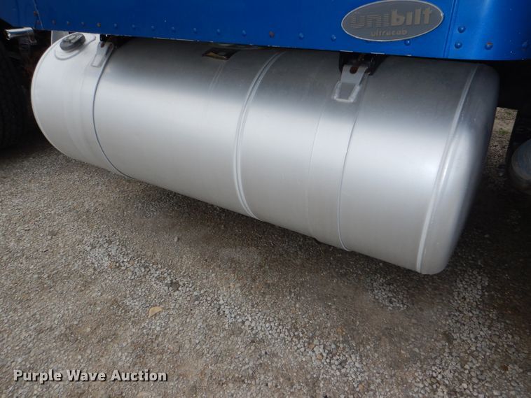 image for item DG4846 1998 Peterbilt 379 semi truck