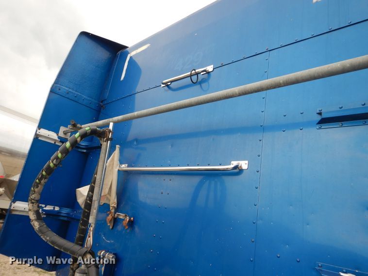 image for item DG4846 1998 Peterbilt 379 semi truck