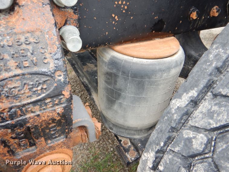 image for item DG4846 1998 Peterbilt 379 semi truck