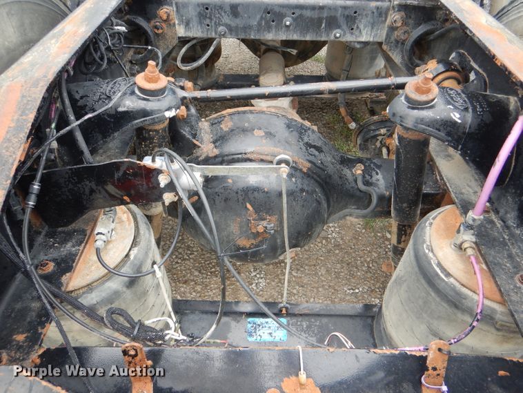 image for item DG4846 1998 Peterbilt 379 semi truck