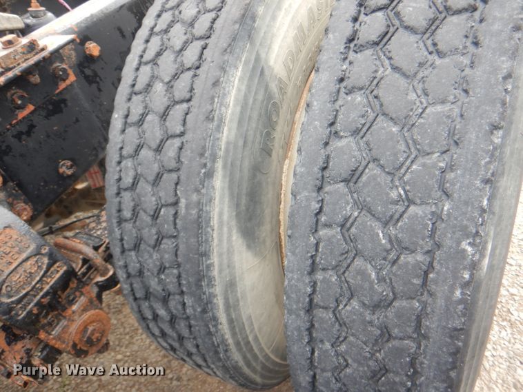 image for item DG4846 1998 Peterbilt 379 semi truck