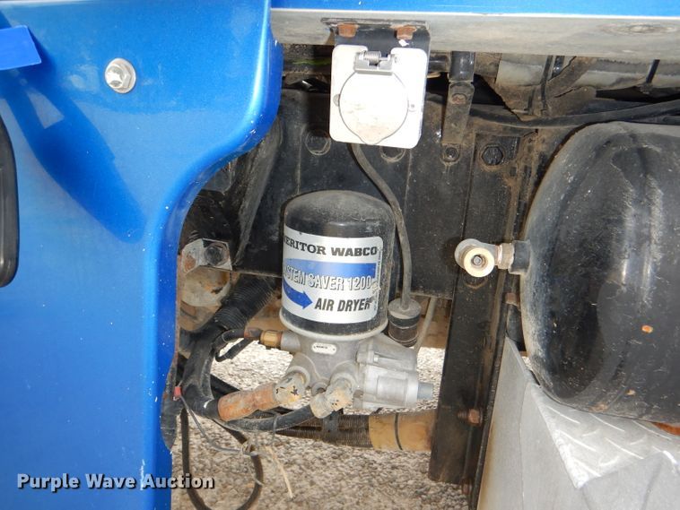 image for item DG4846 1998 Peterbilt 379 semi truck