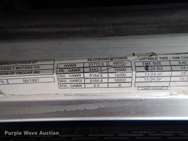 image for item DG4846 1998 Peterbilt 379 semi truck