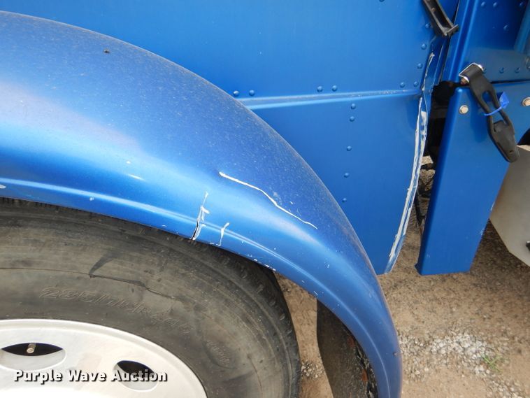 image for item DG4846 1998 Peterbilt 379 semi truck