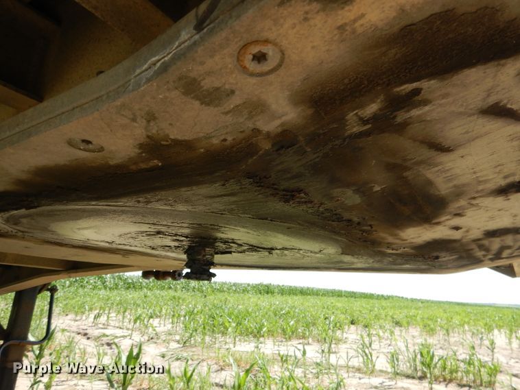 image for item DG5814 2004 Ravens AFTW58048WSAWI flatbed trailer