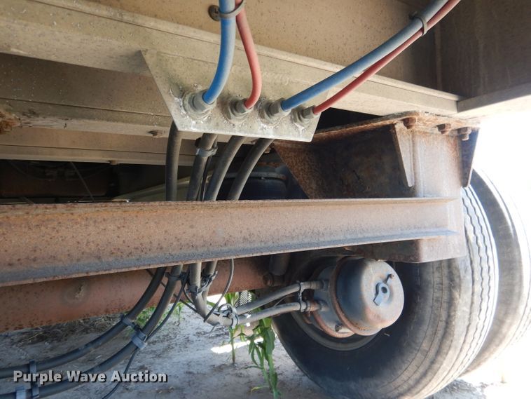 image for item DG5814 2004 Ravens AFTW58048WSAWI flatbed trailer