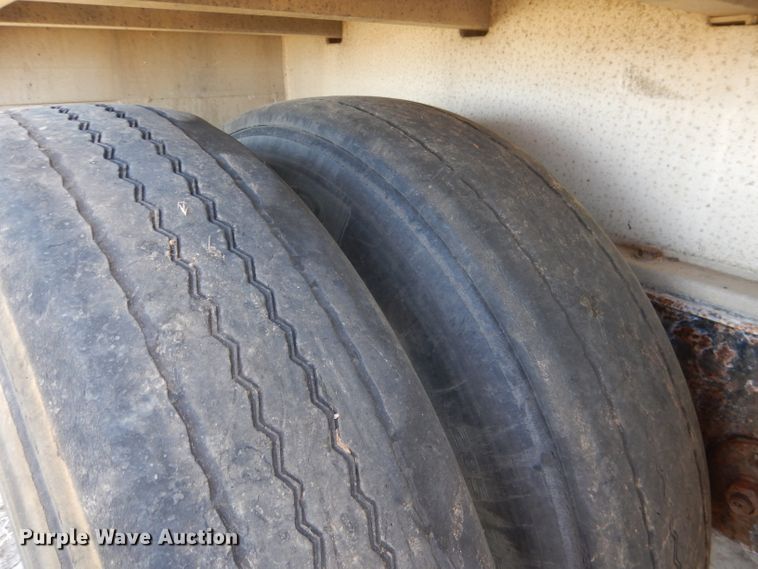 image for item DG5814 2004 Ravens AFTW58048WSAWI flatbed trailer