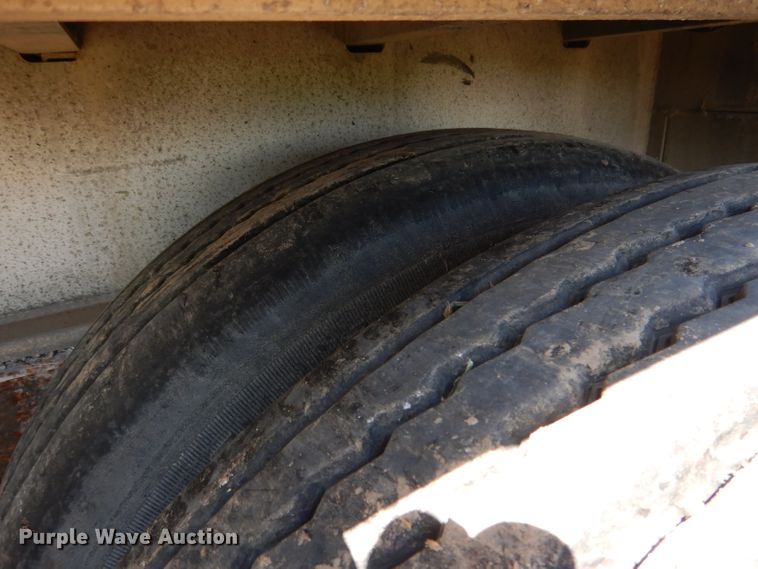 image for item DG5814 2004 Ravens AFTW58048WSAWI flatbed trailer