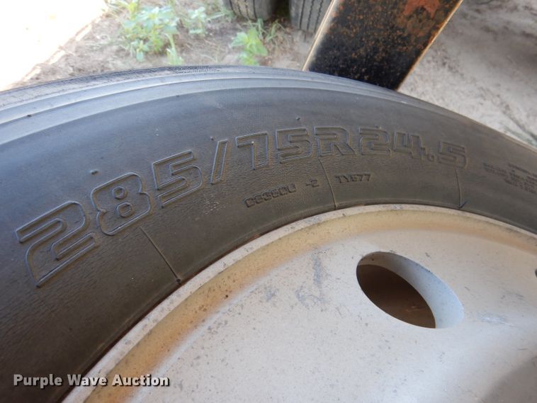 image for item DG5814 2004 Ravens AFTW58048WSAWI flatbed trailer